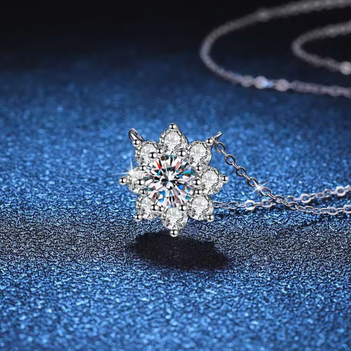 Naszyjnik z moissanitem i cyrkoniami gwiazdka 1ct srebro 925