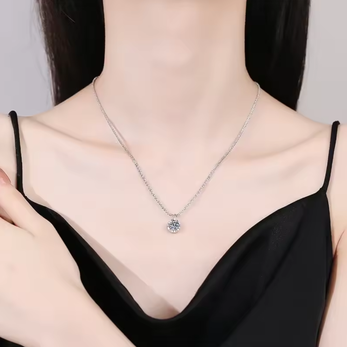 Naszyjnik z moissanitem 1ct i eleganckim łańcuszkiem srebro 925