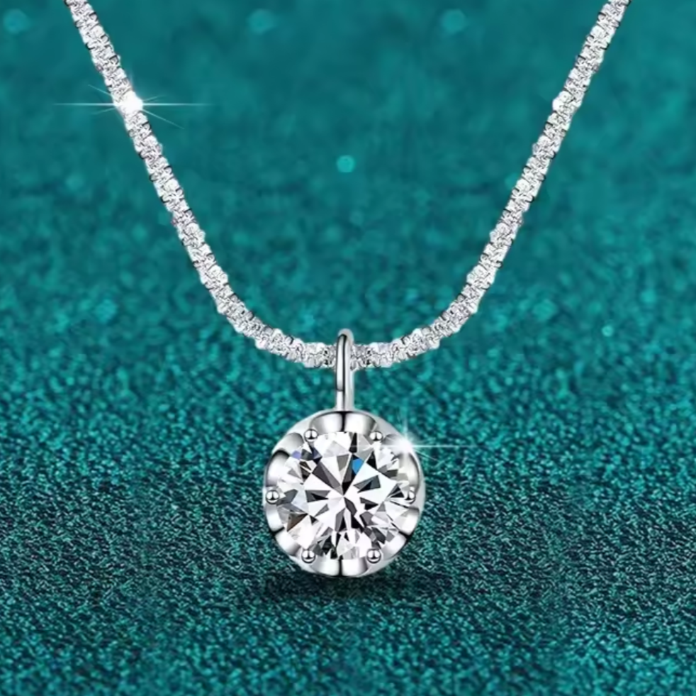 Naszyjnik z moissanitem 1ct i eleganckim łańcuszkiem srebro 925