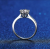 Pierścionek z Moissanitem 0,5 ct w Olśniewającym Otoczeniu Cyrkonii - Gwiazdorski Blask i Ochrona www.selivah.pl 2.png