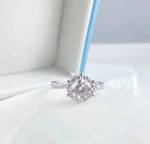 Pierścionek "Krąg Światła" z Moissanitem 0,5 ct selivah.pl 4