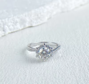 Pierścionek "Krąg Światła" z Moissanitem 0,5 ct selivah.pl5